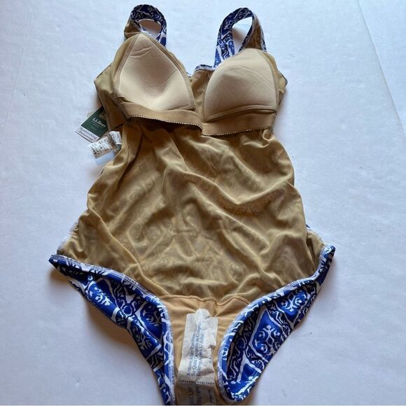 L.L. Bean Women's Sun Blocking One Piece Tank Swim Suit Blue/Wht Print 12 Long - Picture 8 of 13